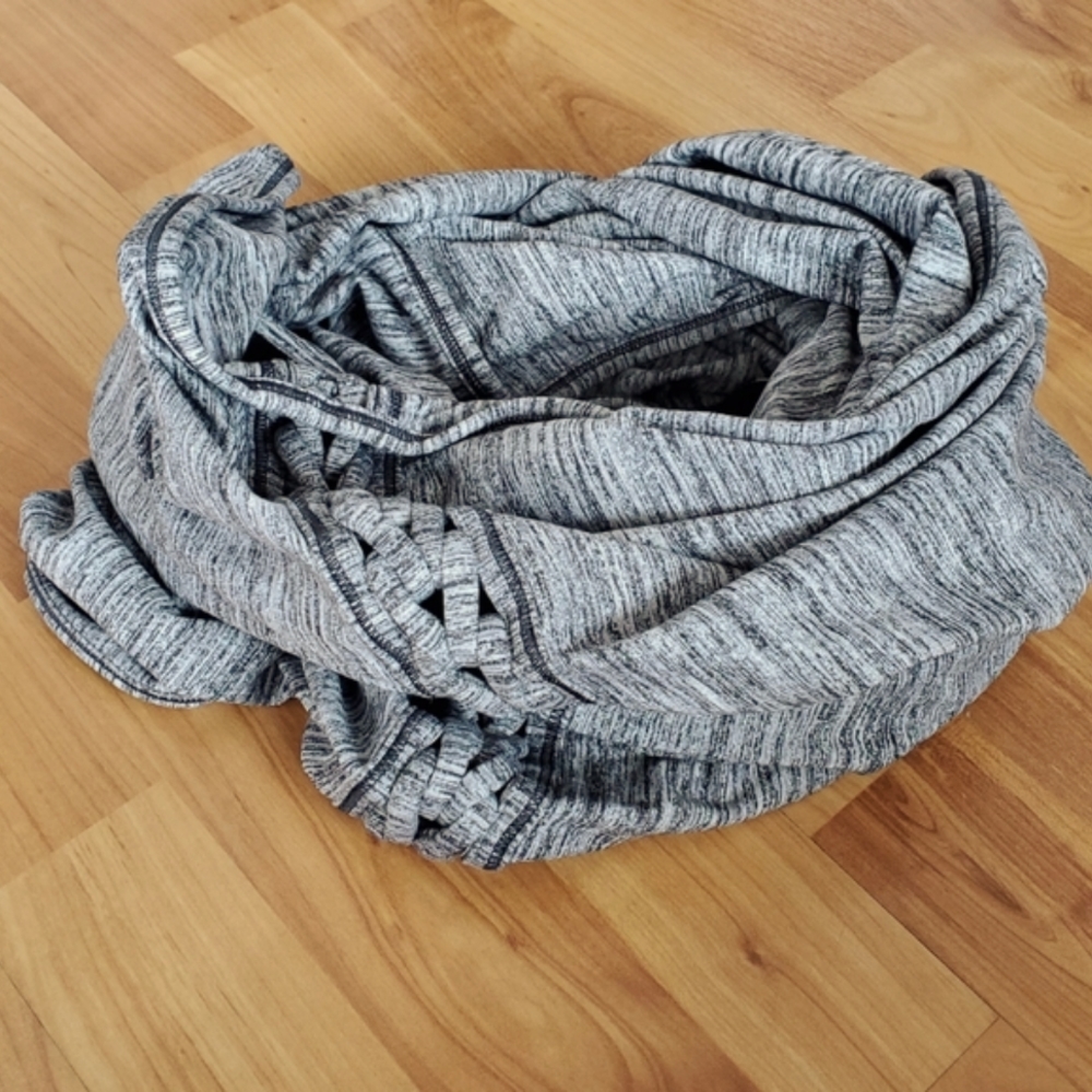 NWOT Lululemon Braided Vinyasa Scarf Wrap Gray Limited Edition